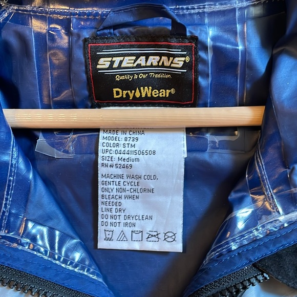 Sterns Packable Rain Jacket Navy Blue color Unisex size Medium - Picture 3 of 5